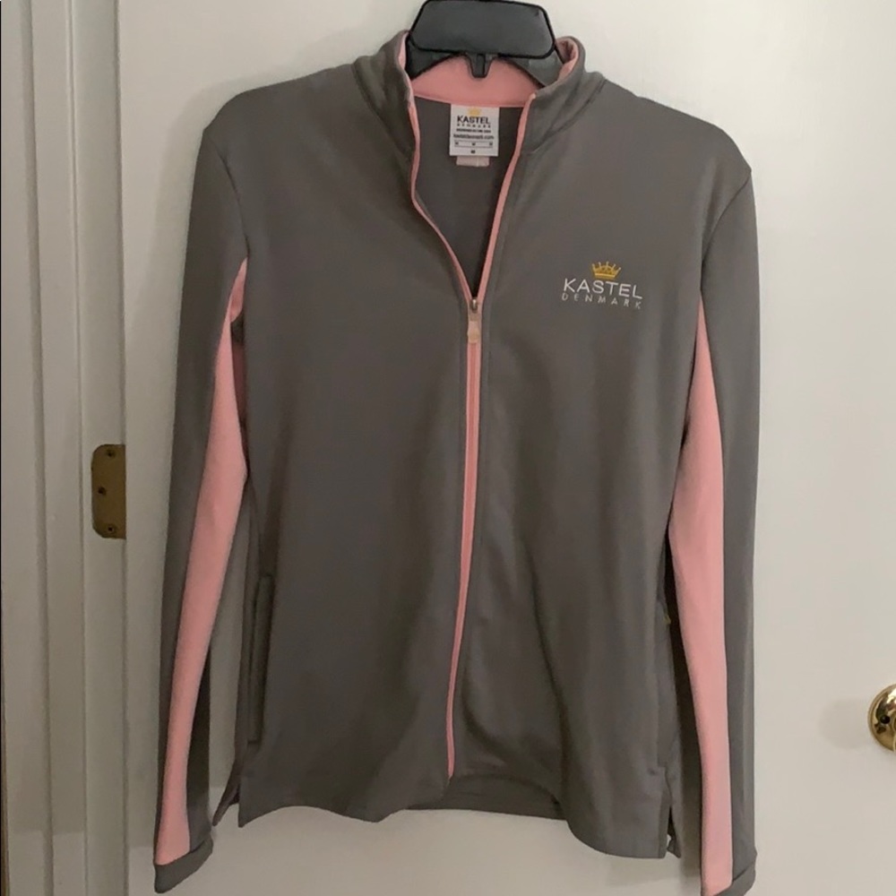 Fitted light weight jacket